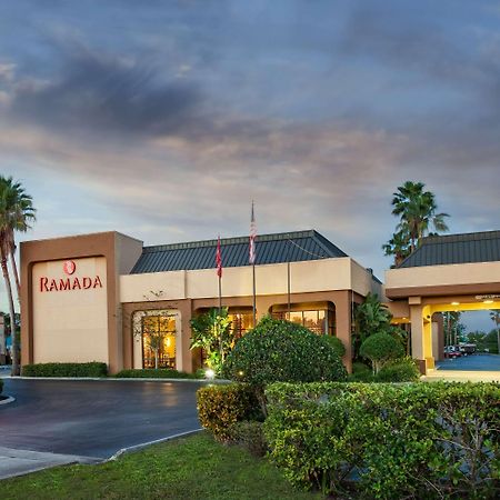 Ramada By Wyndham Orlando Florida Mall Exterior photo